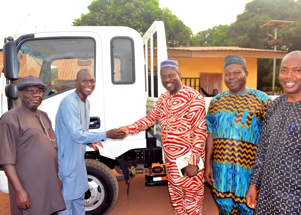 WhatsApp Image 2024-04-30 at 12.35.48 PM (2) Handing over of the newly procured utility truck to the Director/Principal by IDEAS Project Manager